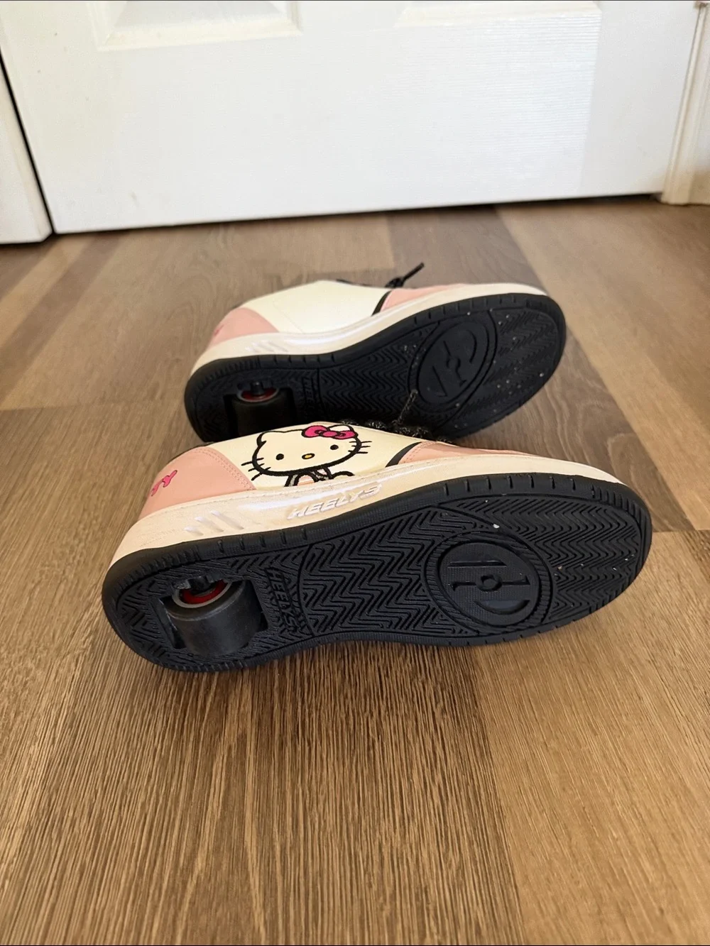 Hello Kitty Pink heelys sneakers